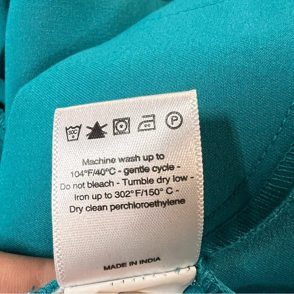 Mandala Scrub top Size 2XL Color Teal Aqua-Tek Material Front Pockets Uniform AC - Picture 7 of 9